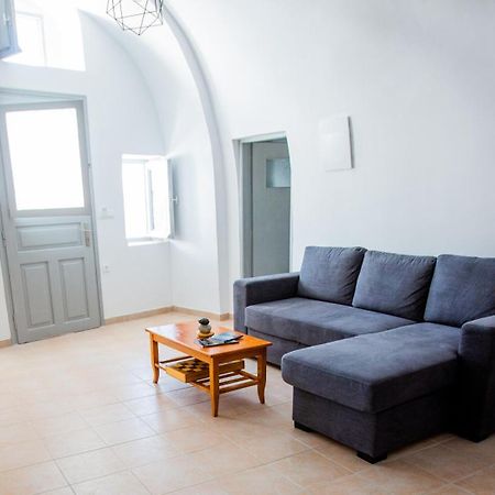 Апартаменты La Vista Santorini Тира Экстерьер фото